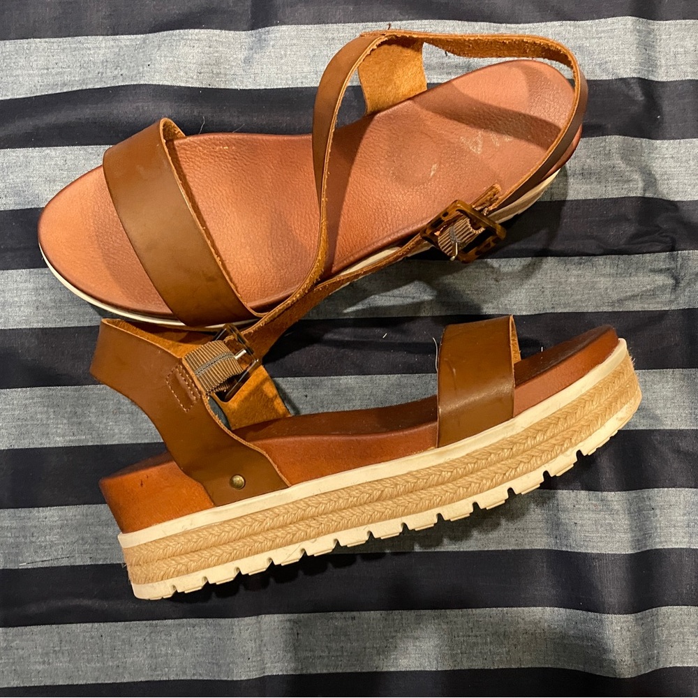 Platform MIA sandals! So comfy